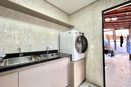 Área de Serviço de casa à venda com 6 quartos, 296m² em Vila Monte Alegre, São Paulo