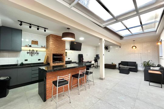 Casa à venda com 6 quartos, 296m² em Vila Monte Alegre, São Paulo