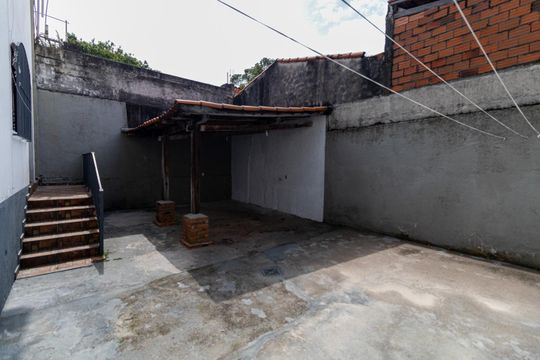 Quintal de casa à venda com 3 quartos, 300m² em Parque Cisper, São Paulo