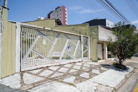 Fachada + plaquinha de casa à venda com 1 quarto, 126m² em Santa Paula, São Caetano do Sul