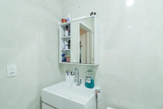 Banheiro de apartamento à venda com 2 quartos, 70m² em Jardim São Paulo, São Paulo
