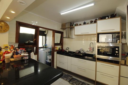 Cozinha de apartamento para alugar com 3 quartos, 240m² em Jardim Itu, Porto Alegre