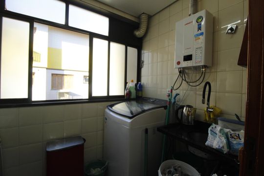 Área de Serviço de apartamento para alugar com 3 quartos, 240m² em Jardim Itu, Porto Alegre