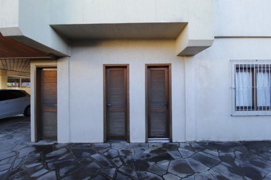Garagem de apartamento para alugar com 3 quartos, 240m² em Jardim Itu, Porto Alegre