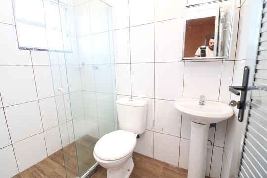 Banheiro Social de casa para alugar com 1 quarto, 45m² em Praia da Bandeira, Rio de Janeiro