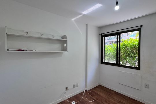 Quarto 1 de apartamento para alugar com 3 quartos, 83m² em Recreio dos Bandeirantes, Rio de Janeiro