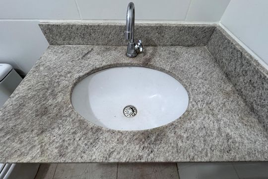 Banheiro Social de apartamento para alugar com 3 quartos, 83m² em Recreio dos Bandeirantes, Rio de Janeiro