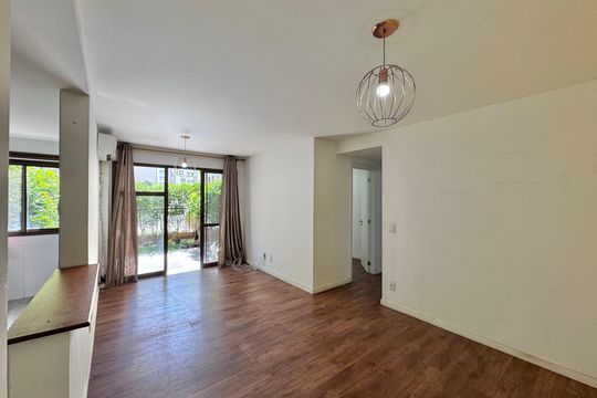 Sala de apartamento para alugar com 3 quartos, 83m² em Recreio dos Bandeirantes, Rio de Janeiro