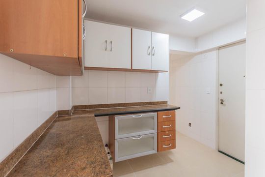 Cozinha de apartamento à venda com 2 quartos, 98m² em Tijuca, Rio de Janeiro