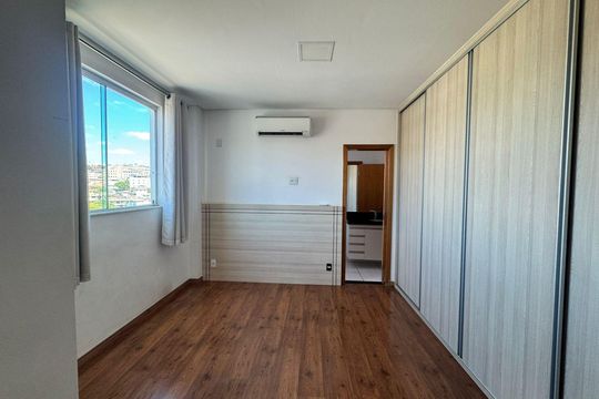Apartamento à venda com 3 quartos, 180m² em Inconfidentes, Contagem