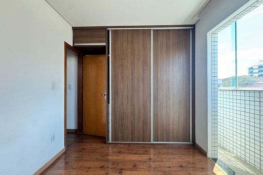 Apartamento à venda com 3 quartos, 180m² em Inconfidentes, Contagem