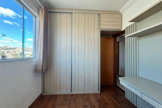 Apartamento à venda com 3 quartos, 180m² em Inconfidentes, Contagem