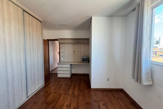 Apartamento à venda com 3 quartos, 180m² em Inconfidentes, Contagem