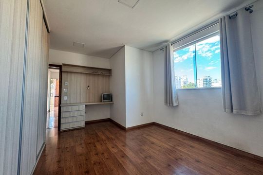 Apartamento à venda com 3 quartos, 180m² em Inconfidentes, Contagem