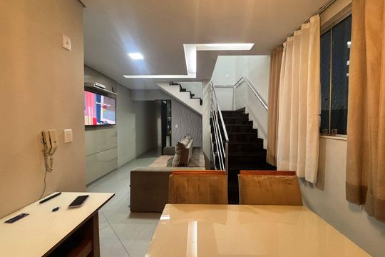 Apartamento à venda com 3 quartos, 180m² em Inconfidentes, Contagem