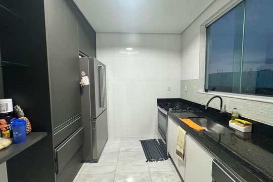 cozinha de apartamento à venda com 3 quartos, 180m² em Inconfidentes, Contagem