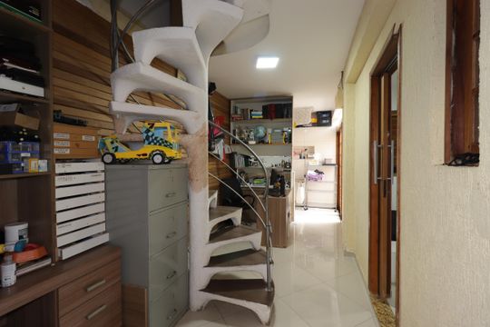 Escritório de casa à venda com 2 quartos, 270m² em Jardim Itapoan, Santo André