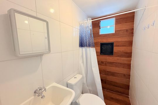 Banheiro Social de kitnet/studio para alugar com 1 quarto, 36m² em Jardim Itália, Várzea Paulista