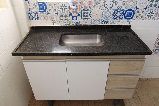 Cozinha e Área de Serviço de apartamento para alugar com 2 quartos, 80m² em Setor Aeroporto, Goiânia