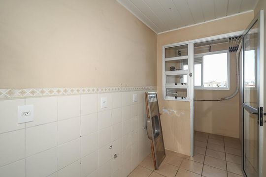 Cozinha de apartamento à venda com 1 quarto, 48m² em Farrapos, Porto Alegre