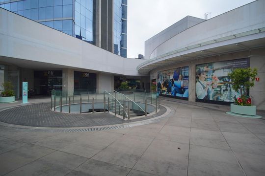 Área Comum - Acesso Interno Shopping de apartamento à venda com 1 quarto, 54m² em Petrópolis, Porto Alegre