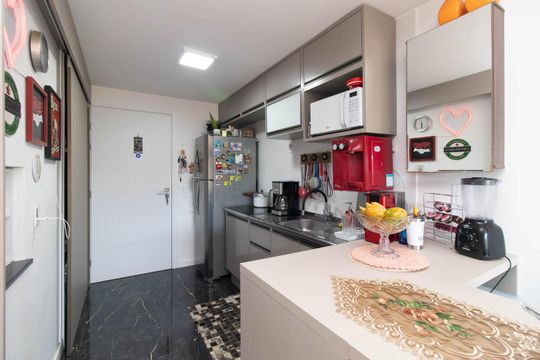 Cozinha de apartamento à venda com 1 quarto, 44m² em Azenha, Porto Alegre