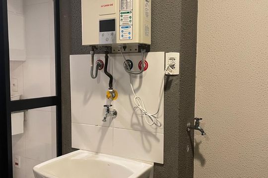 Área de serviço de apartamento para alugar com 2 quartos, 58m² em Pinheiros, São Paulo