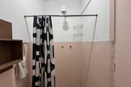 Banheiro  de apartamento para alugar com 1 quarto, 26m² em Copacabana, Rio de Janeiro