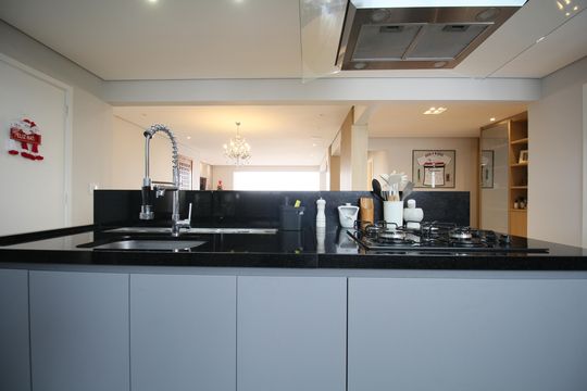 Apartamento à venda com 3 quartos, 211m² em Vila Suzana, São Paulo