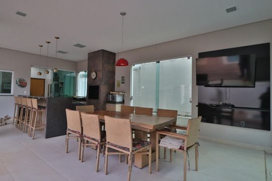 Área comum de casa de condomínio para alugar com 4 quartos, 352m² em Jardim das Palmeiras, Uberlândia