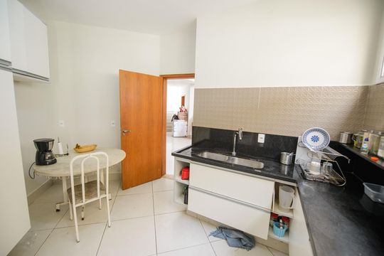 Cozinha de casa de condomínio para alugar com 3 quartos, 300m² em Loteamento Industrial, Taubaté
