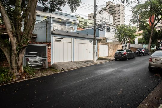 Fachada de casa para alugar com 3 quartos, 237m² em Mirandópolis, São Paulo