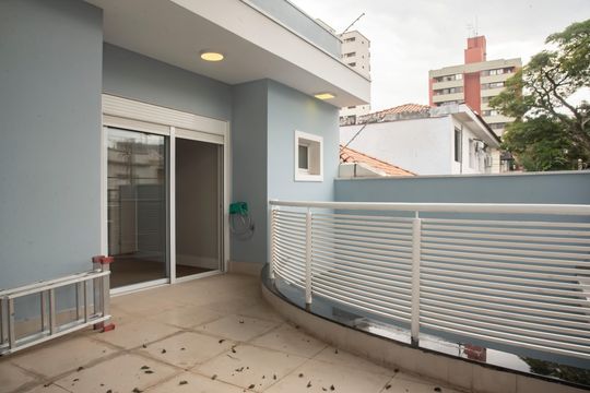 Varanda da Suíte 3 de casa para alugar com 3 quartos, 237m² em Mirandópolis, São Paulo