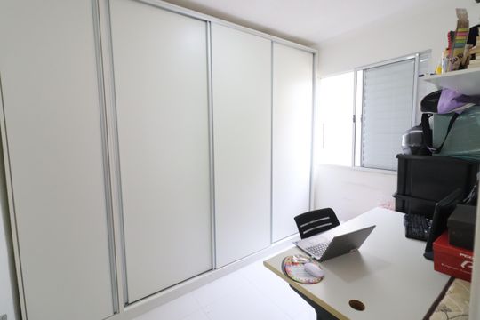 Quarto 1 de apartamento para alugar com 2 quartos, 45m² em Novo Osasco, Osasco