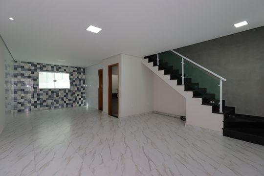 Casa à venda com 3 quartos, 131m² em Parque Oratório, Santo André