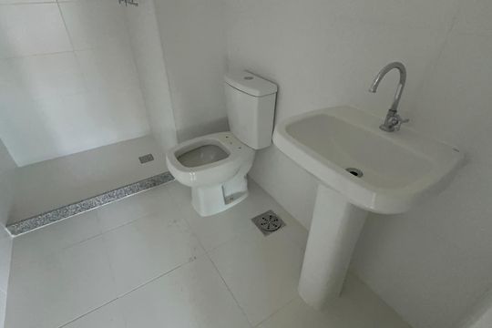 Banheiro Social de apartamento à venda com 3 quartos, 100m² em Recreio dos Bandeirantes, Rio de Janeiro