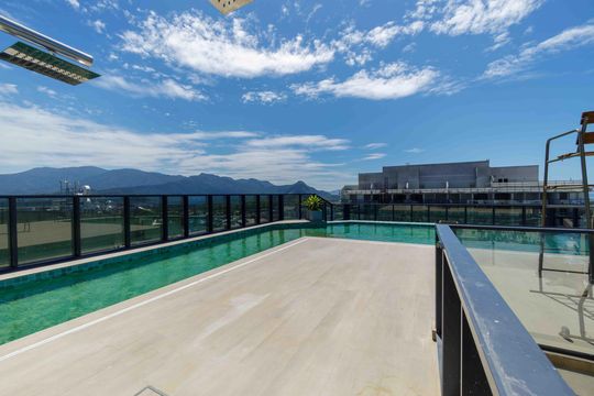 Piscina de apartamento à venda com 3 quartos, 100m² em Recreio dos Bandeirantes, Rio de Janeiro