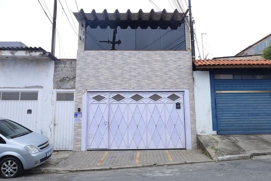 Fachada do imóvel de casa à venda com 3 quartos, 209m² em Limoeiro, São Paulo