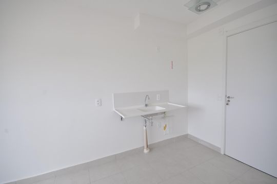 Cozinha de apartamento para alugar com 2 quartos, 32m² em Parque Novo Mundo, São Paulo