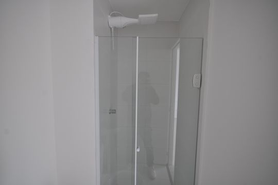Banheiro de apartamento para alugar com 2 quartos, 32m² em Parque Novo Mundo, São Paulo