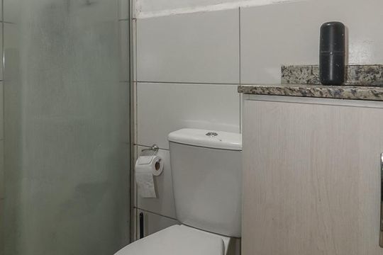 Banheiro da Suíte de apartamento à venda com 2 quartos, 50m² em Morro Santana, Porto Alegre