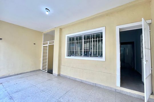 Garagem de casa à venda com 2 quartos, 100m² em Planalto Paulista, São Paulo