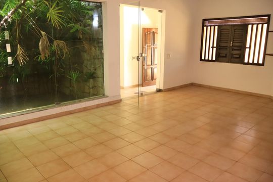 Casa para alugar com 8 quartos, 782m² em Caminho das Árvores, Salvador
