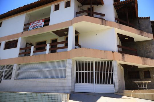 Fachada de casa para alugar com 8 quartos, 782m² em Caminho das Árvores, Salvador