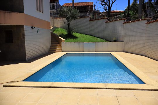 Área comum - Piscina de casa para alugar com 8 quartos, 782m² em Caminho das Árvores, Salvador
