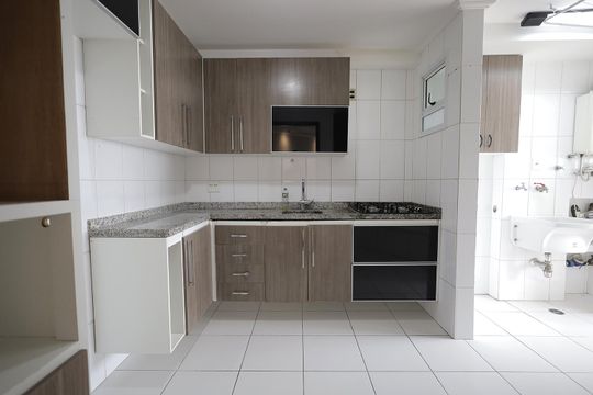Cozinha de apartamento à venda com 3 quartos, 71m² em Jardim Monte Libano, Santo André
