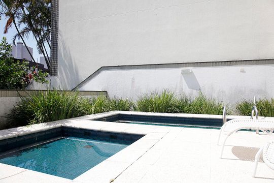 Área Comum - Piscina de apartamento à venda com 2 quartos, 60m² em Menino Deus, Porto Alegre