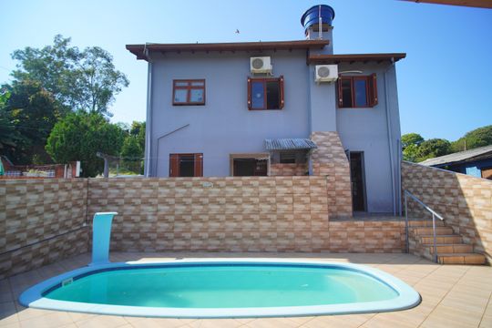 Área externa de casa à venda com 5 quartos, 229m² em Petrópolis, Novo Hamburgo