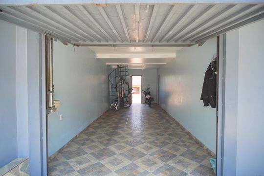 Garagem de casa à venda com 5 quartos, 229m² em Petrópolis, Novo Hamburgo