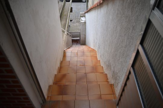 Escada de casa à venda com 2 quartos, 99m² em Vila Guaraciaba, Santo André